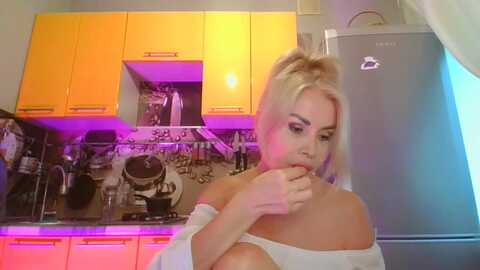angelochek042 @ bongacams on 20231004