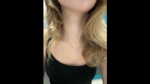 _molly_mae_ @ bongacams on 20231027