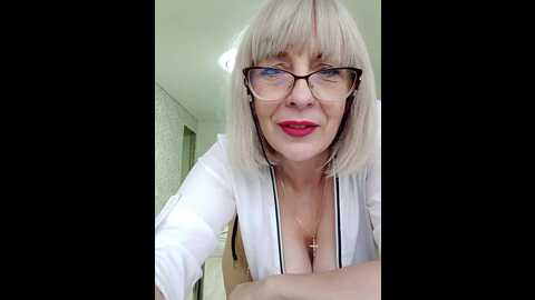 mery8poppins @ bongacams on 20231028