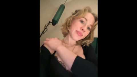 likachkaa @ bongacams on 20231119