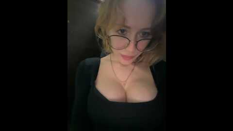 likachkaa @ bongacams on 20231125