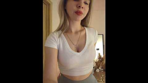 emmacrystall @ bongacams on 20241011