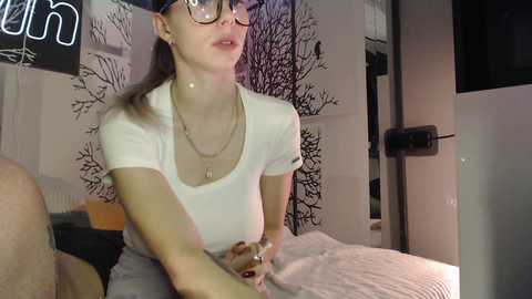 vik1one1 @ bongacams on 20241018
