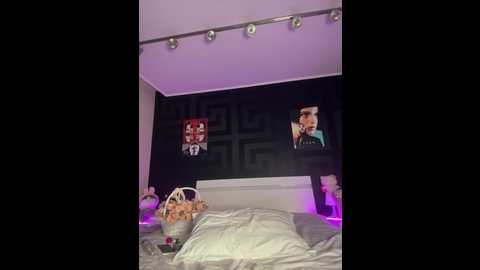 sara_