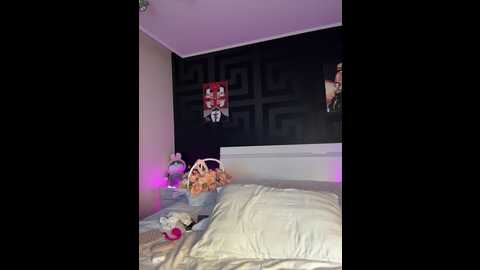 sara_