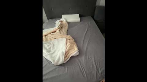 tati16 @ bongacams on 20251010