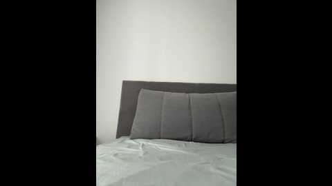 tati16 @ bongacams on 20251017