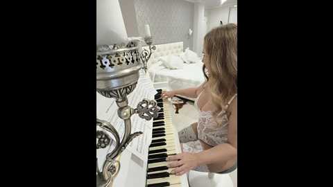 xxxsexymilfxxx @ bongacams on 20251028