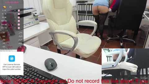 milf_viktoria @ chaturbate on 20230918