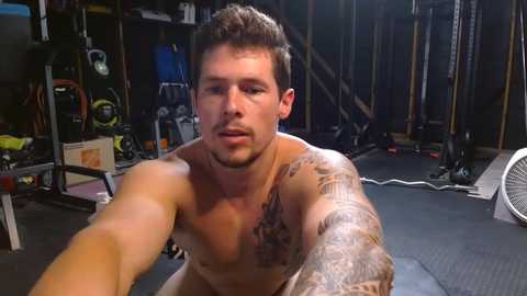browneyedmuscleboy32 @ chaturbate on 20230922