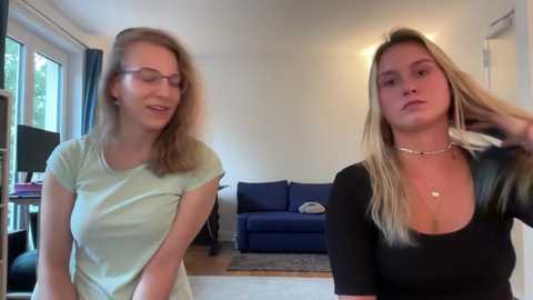 sarahsapling @ chaturbate on 20230923