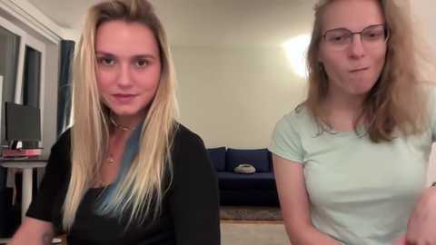 sarahsapling @ chaturbate on 20230923