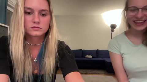 sarahsapling @ chaturbate on 20230923