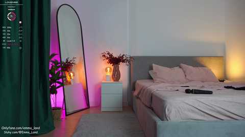 emma_land @ chaturbate on 20230925