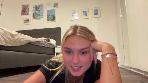 sarahsapling @ chaturbate on 20230928