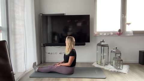 sarahsapling @ chaturbate on 20230930