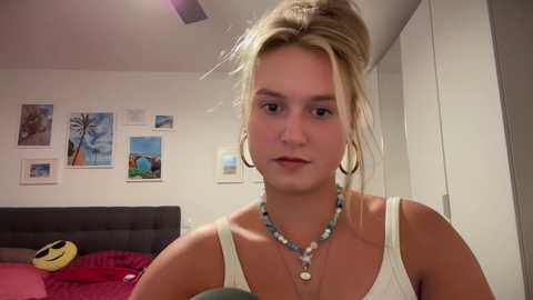 sarahsapling @ chaturbate on 20231008