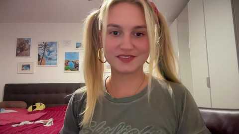 sarahsapling @ chaturbate on 20231009