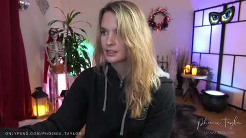 phoenix_taylor @ chaturbate on 20231010