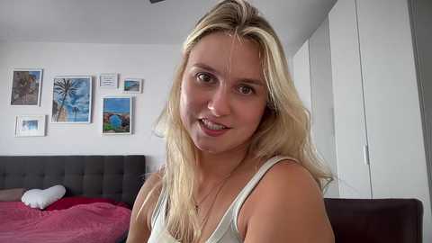 sarahsapling @ chaturbate on 20231014