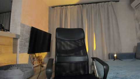 coyness_geneva @ chaturbate on 20231019