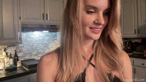 phoenix_taylor @ chaturbate on 20231019