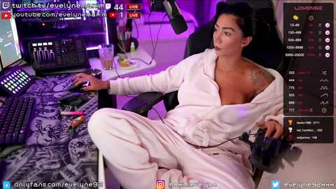 evelyne92 @ chaturbate on 20231031
