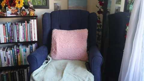 ellynaomi @ chaturbate on 20231118