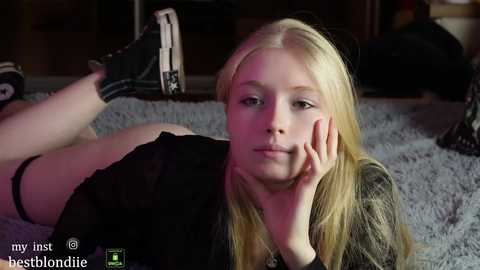 bestblondiiecb @ chaturbate on 20231121
