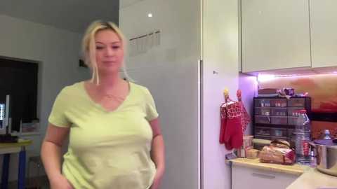 kiradivine @ chaturbate on 20231126