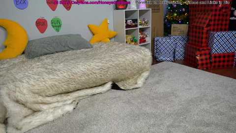 19honeysuckle @ chaturbate on 20231217