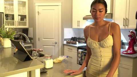 littlemiss_kira @ chaturbate on 20231223