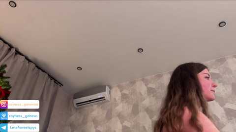 coyness_geneva @ chaturbate on 20231228