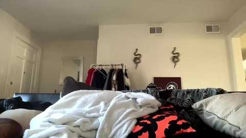 charlybarbie @ chaturbate on 20240104