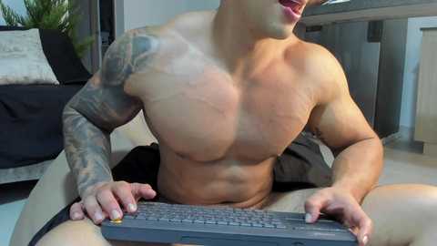 nicolasmuscle @ chaturbate on 20240106