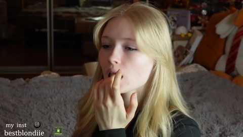 bestblondiiecb @ chaturbate on 20240116