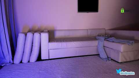 hollyextra @ chaturbate on 20240402