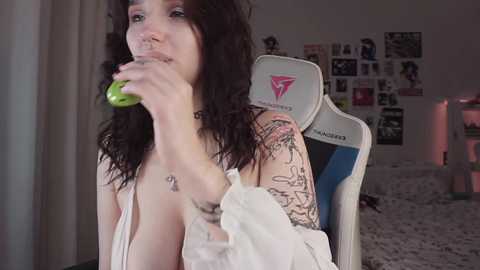 vivian_qwerty @ chaturbate on 20241012