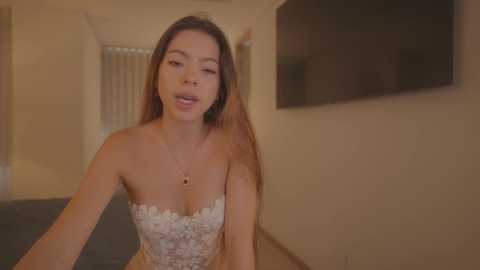 emma_lu1 @ chaturbate on 20241015