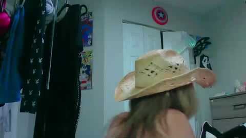 briadominick @ chaturbate on 20241018