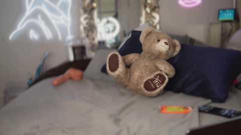 avalonnfoxx @ chaturbate on 20241022