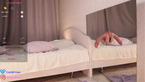 lusty_freya @ chaturbate on 20241118