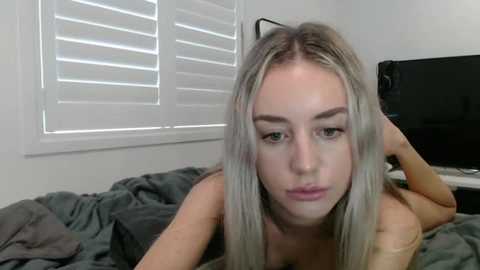 sophs01 @ chaturbate on 20241120