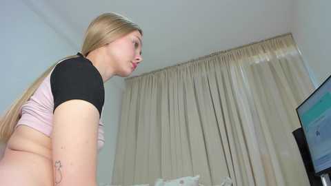 kitty__sophie @ chaturbate on 20241124