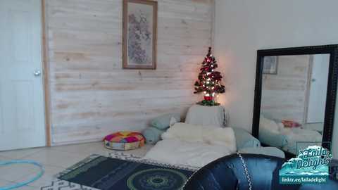 lailagetsnaked @ chaturbate on 20241226