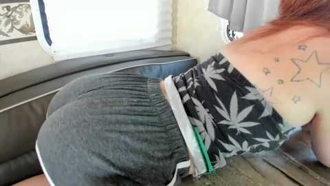 eatthebooty420 @ chaturbate on 20241227