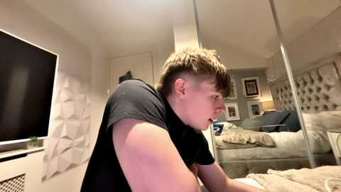 thickny0ung @ chaturbate on 20250608