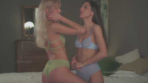 _2strangers @ chaturbate on 20250617