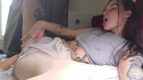 elisa_bright @ chaturbate on 20250708