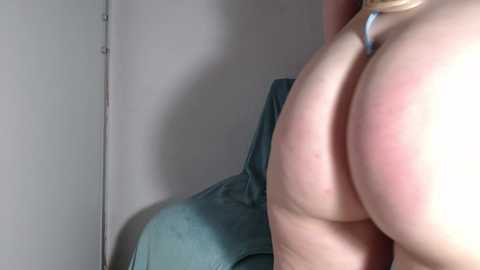 sweat_mia
